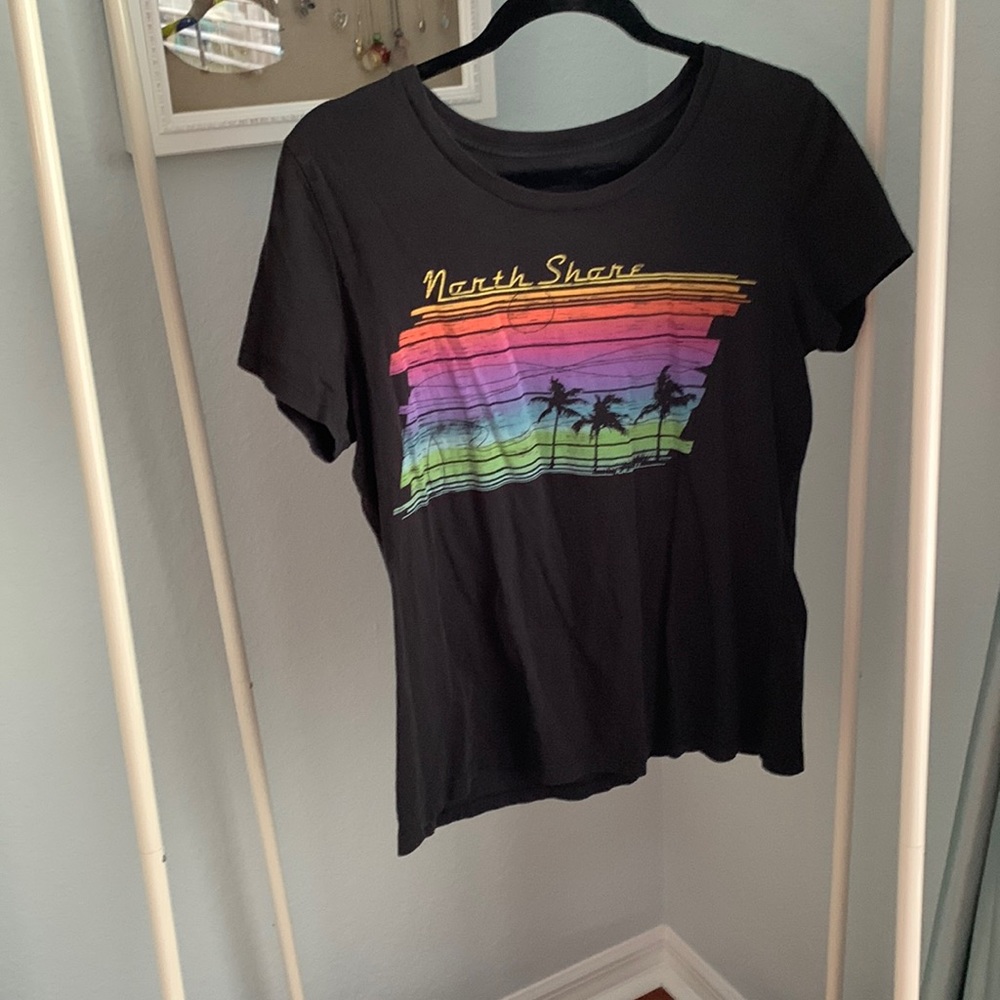Crazy shirts size extra large North Shore Hawaii black and rainbow T-shirt